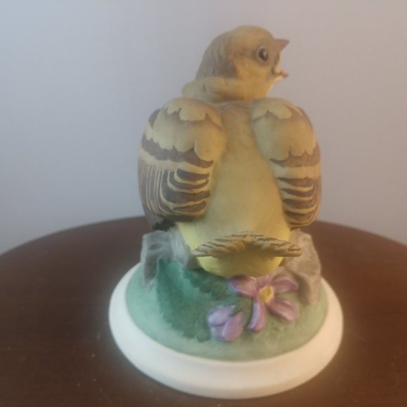 Boehm Goldfinch 448Y - Picture 4 of 5